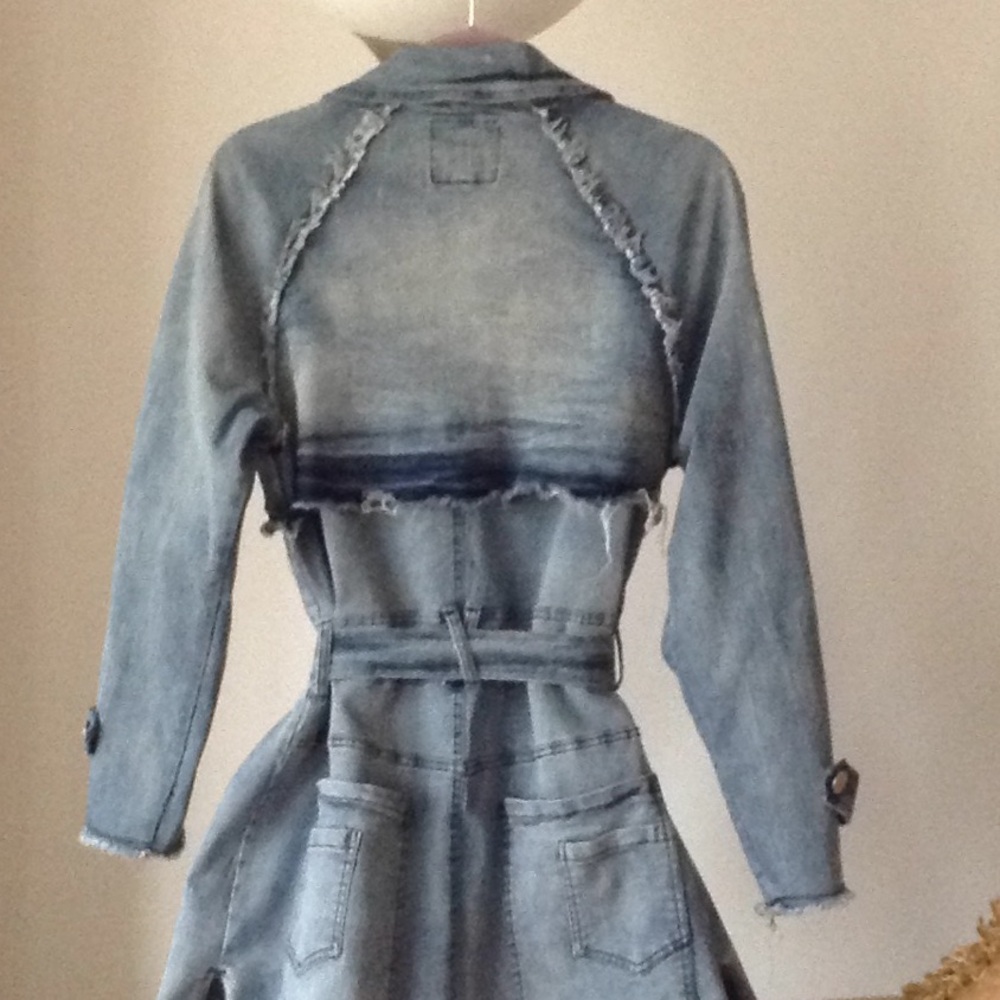 💙 Fashion Nova - 'New York Days' Denim Maxi Coat - Picture 6 of 10